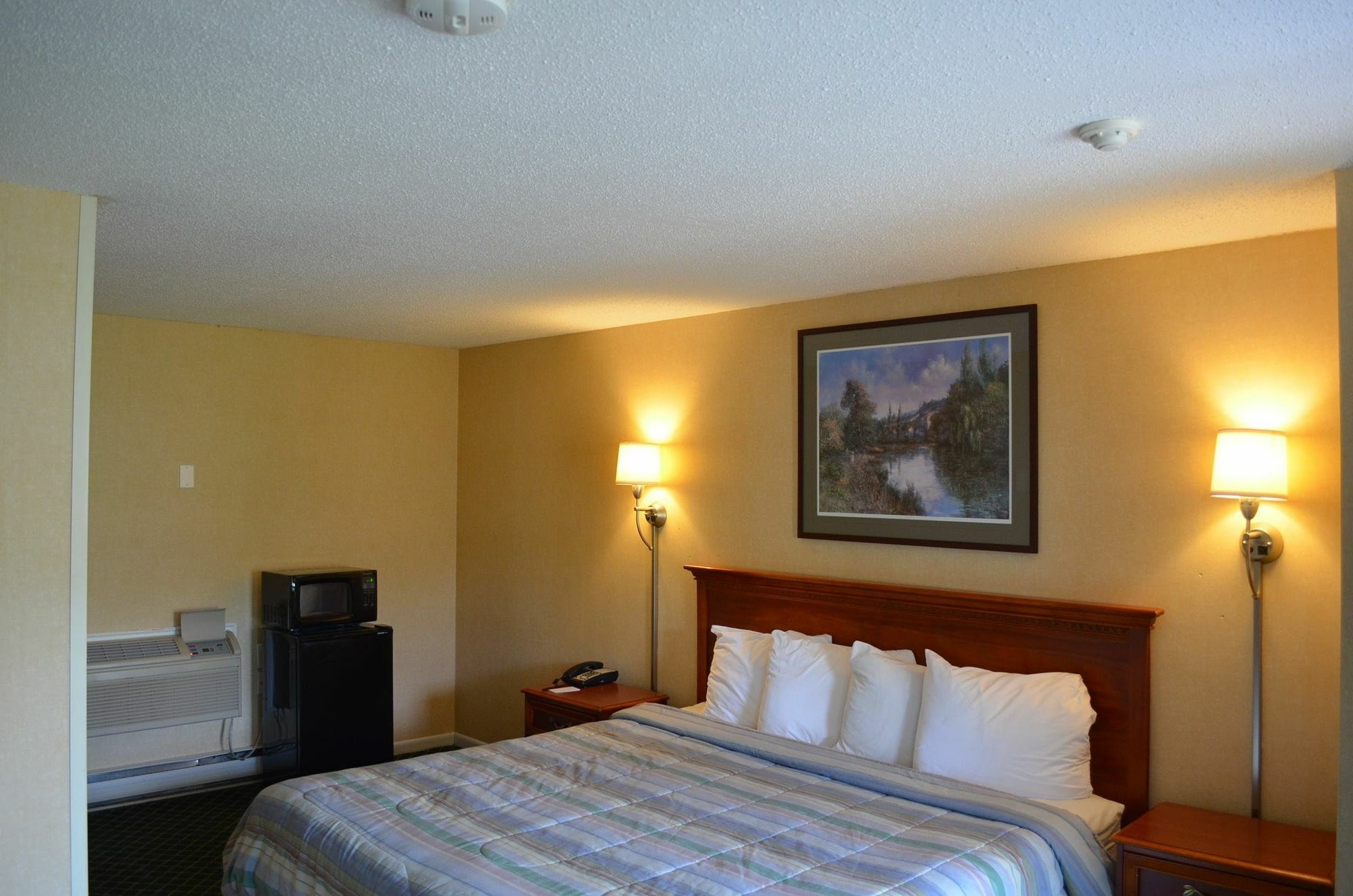 Hyannis Host Inn Экстерьер фото