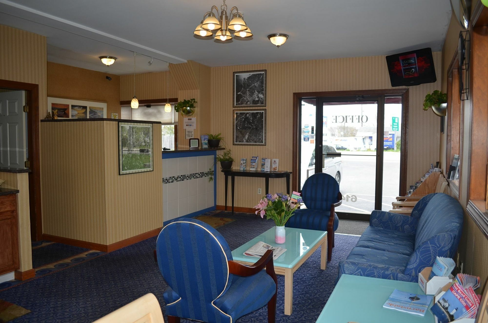 Hyannis Host Inn Экстерьер фото